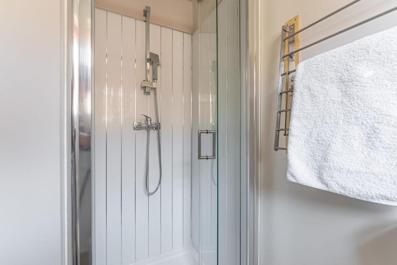 Superb One Bedroom Apartment In Coventry Cv1 *New* エクステリア 写真